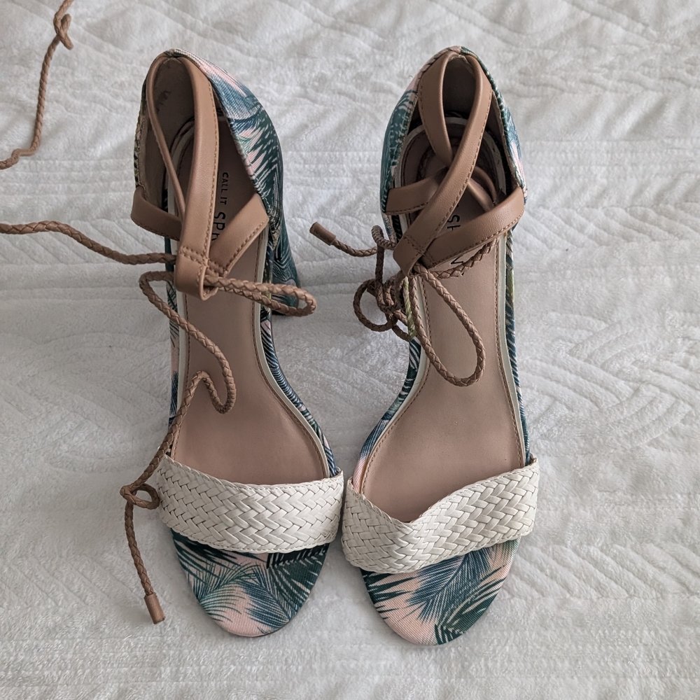 Summer Call It Spring Chic Tropical Print Women's Heels